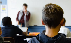 如何用温暖句子回复抖音评论提升互动